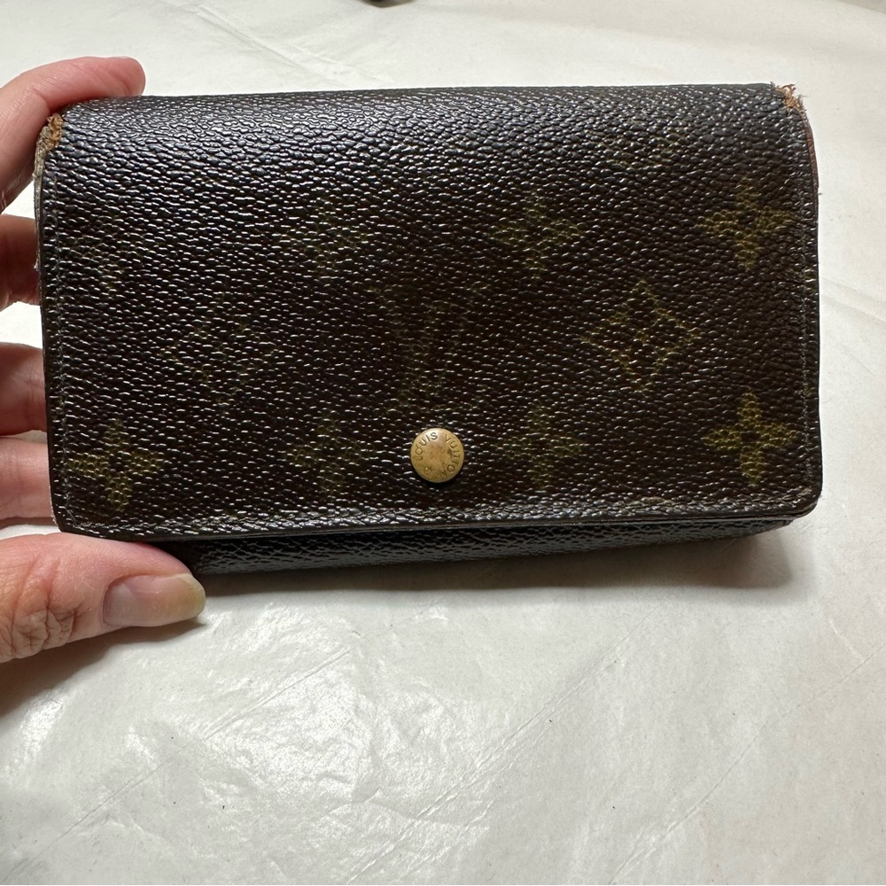Louis Vuitton VINTAGE Porte Monnaie Billets Tresor bifold Wallet in Monogram